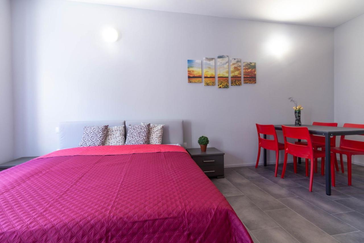 Appartamento Girasole - Affitti Brevi Italia เลคโค ภายนอก รูปภาพ